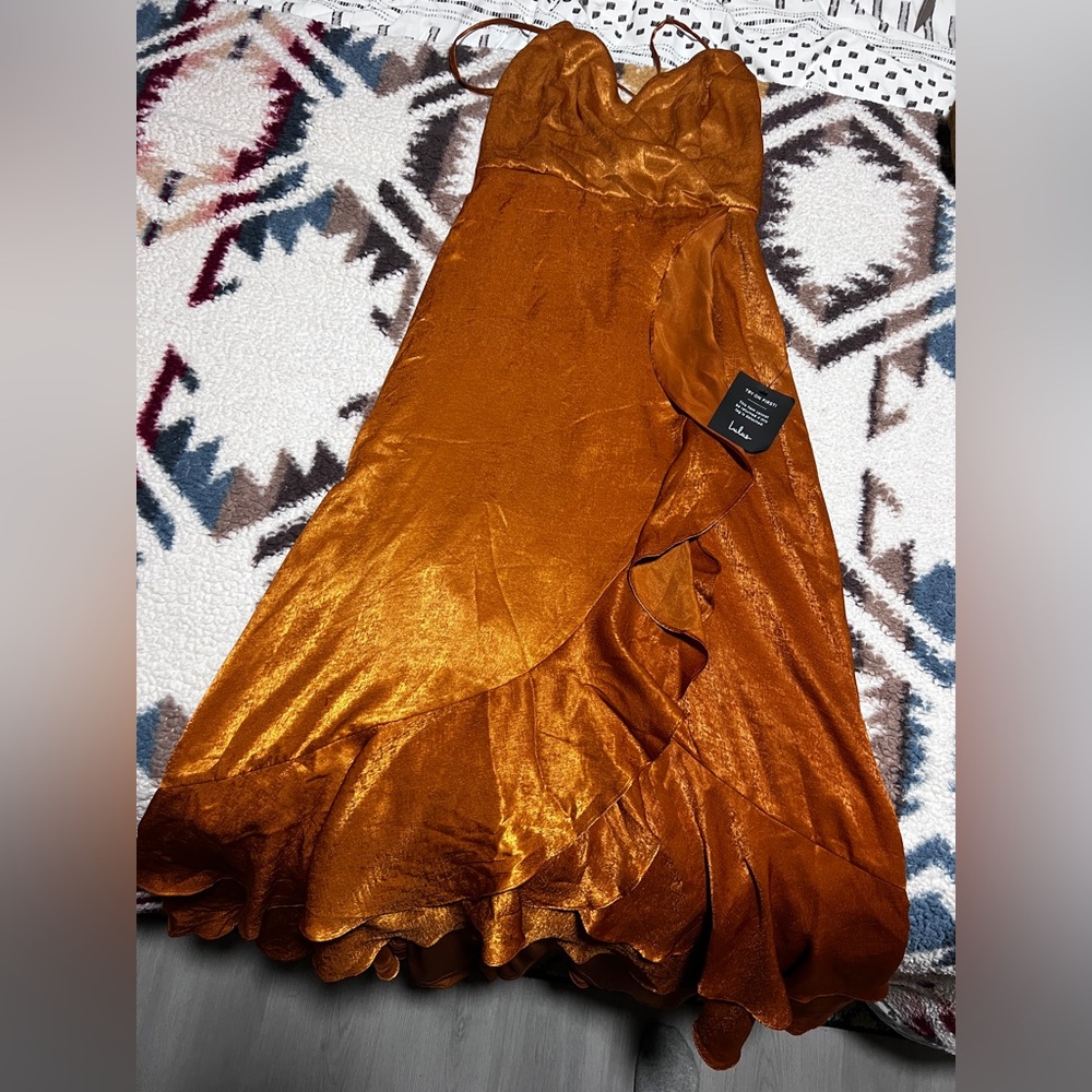Lulus Rust Maxi Dress. Size small. Never worn. Absolutely gorgeous!